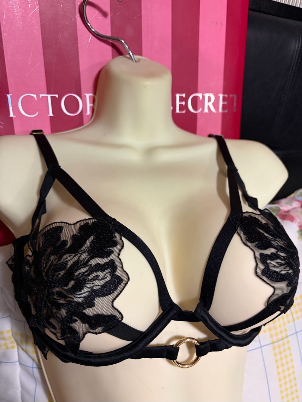 Victoria's Secret Black Sheer Floral Lace Underwire Bra with Gold Ring